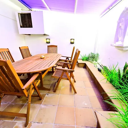 Ros - Charming 3 Bedroom Maisonette Apartamento *