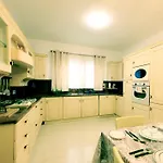 Διαμέρισμα Ros - Charming 3 Bedroom Maisonette