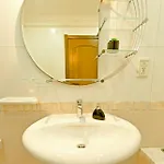 Ros - Charming 3 Bedroom Maisonette Διαμέρισμα *