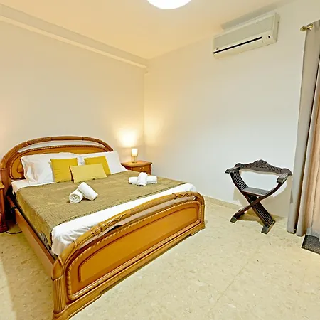 Ros - Charming 3 Bedroom Maisonette Balzan