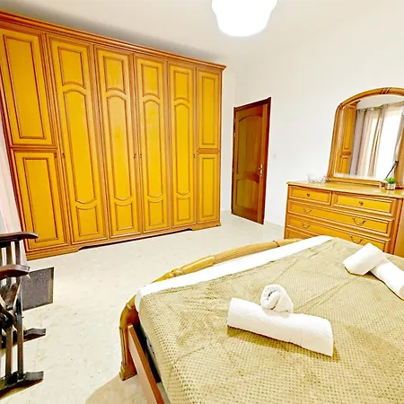 Ros - Charming 3 Bedroom Maisonette * Balzan