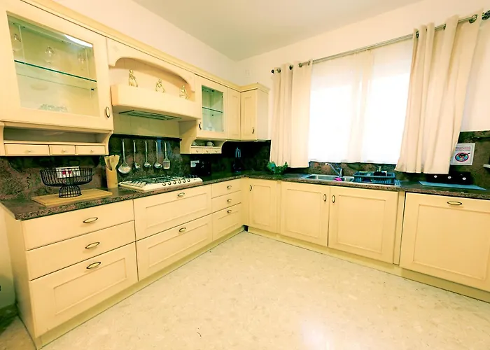 Appartamento Ros - Charming 3 Bedroom Maisonette *