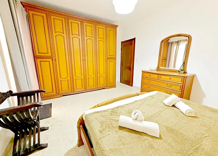 Ros - Charming 3 Bedroom Maisonette * Balzan