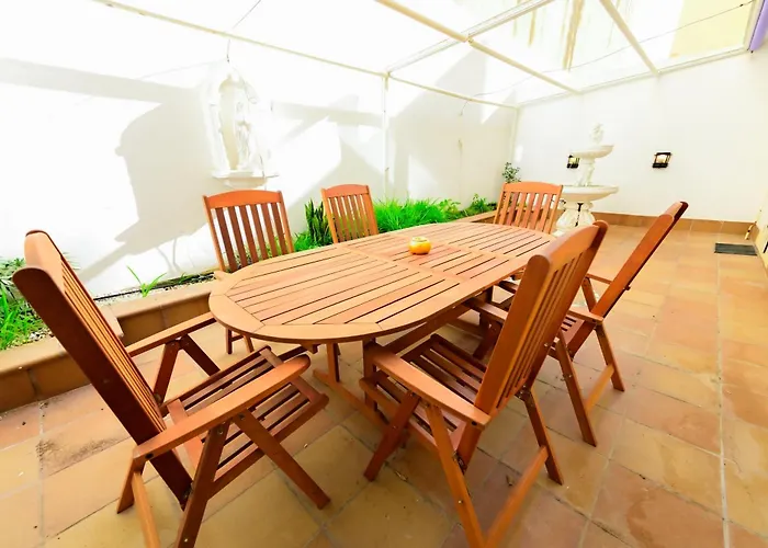 Ros - Charming 3 Bedroom Maisonette Appartamento *